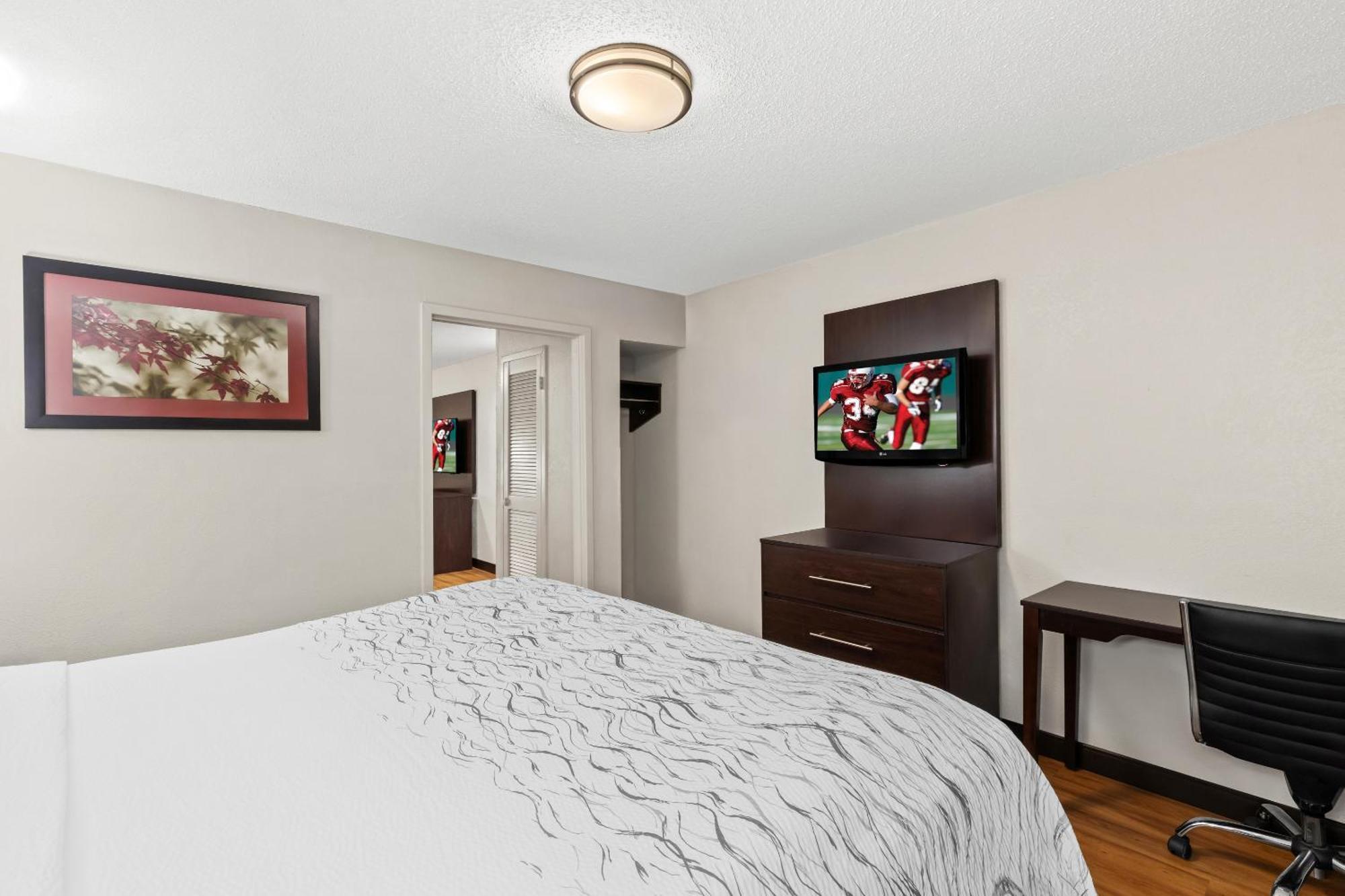 College Park Red Roof Plus+ & Suites Atlanta Airport South מראה חיצוני תמונה