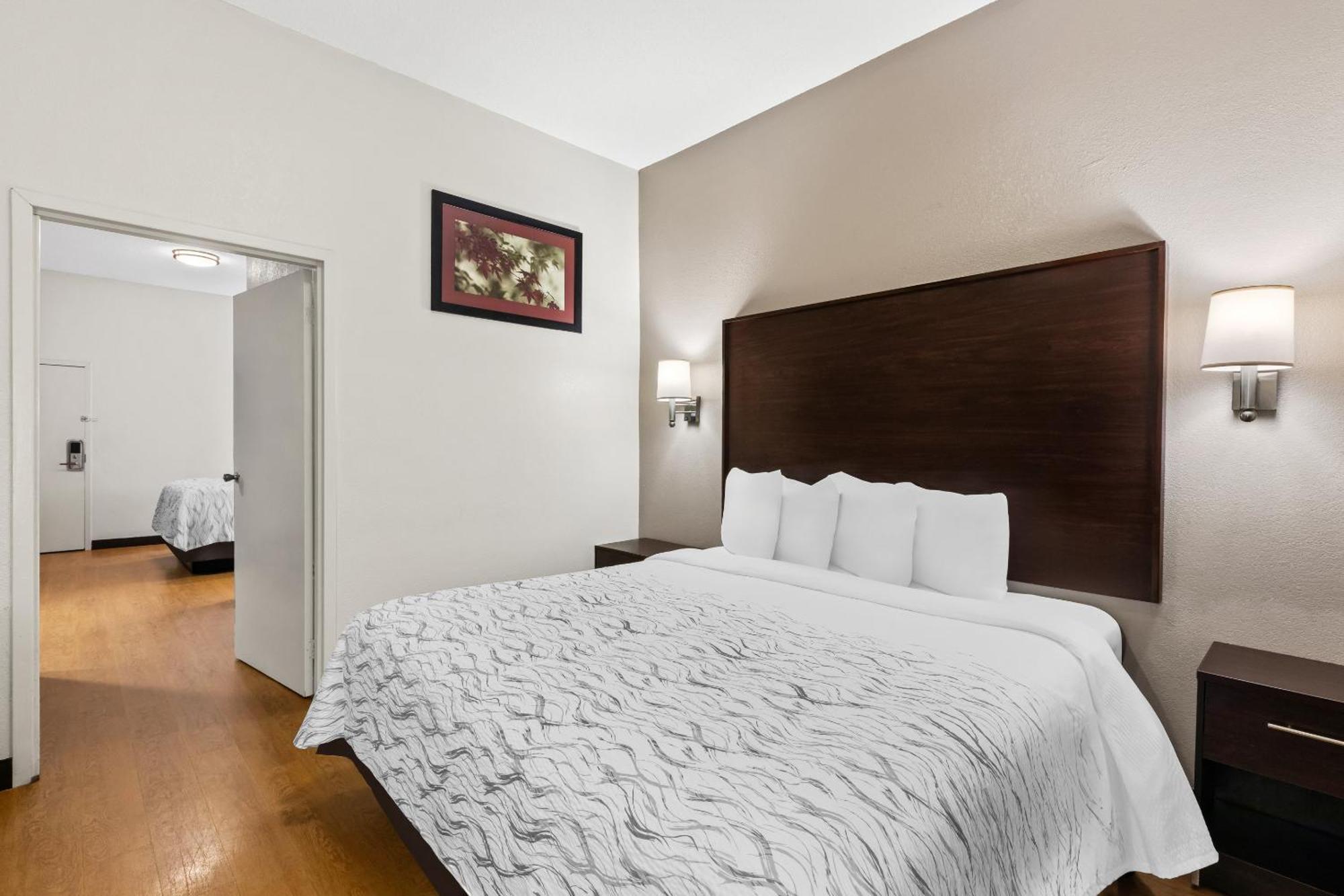 College Park Red Roof Plus+ & Suites Atlanta Airport South מראה חיצוני תמונה