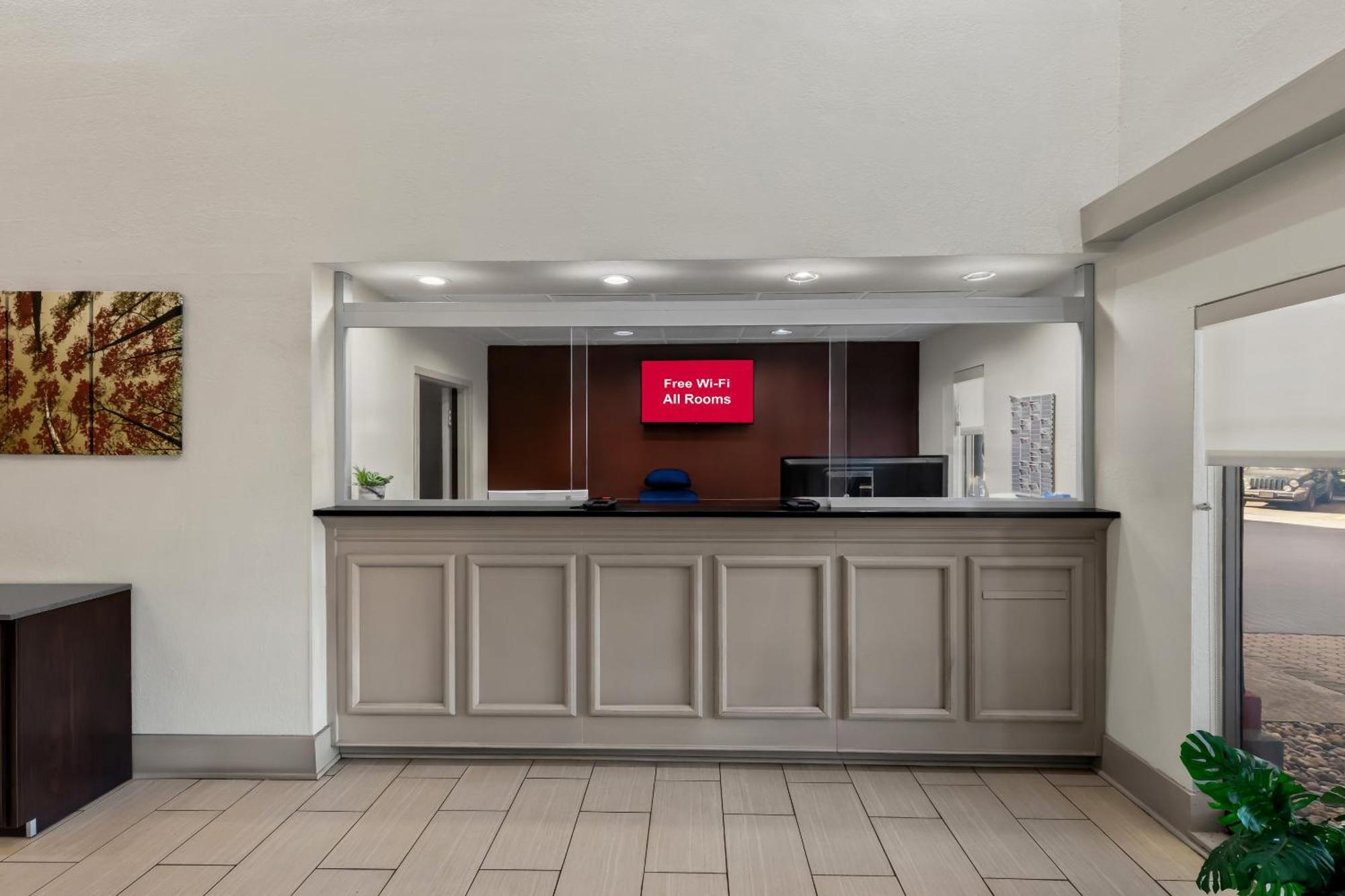 College Park Red Roof Plus+ & Suites Atlanta Airport South מראה חיצוני תמונה