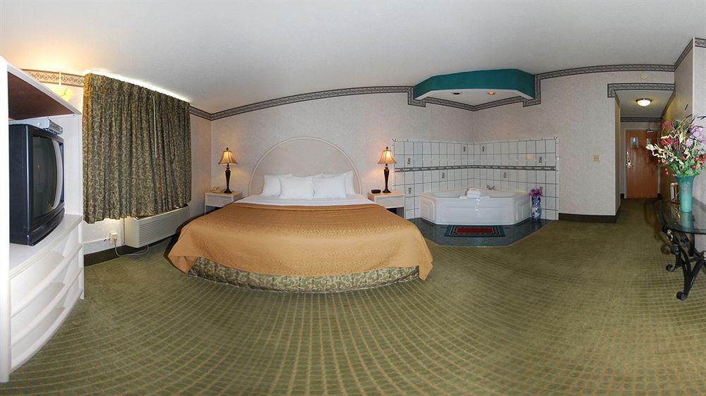 College Park Red Roof Plus+ & Suites Atlanta Airport South מראה חיצוני תמונה