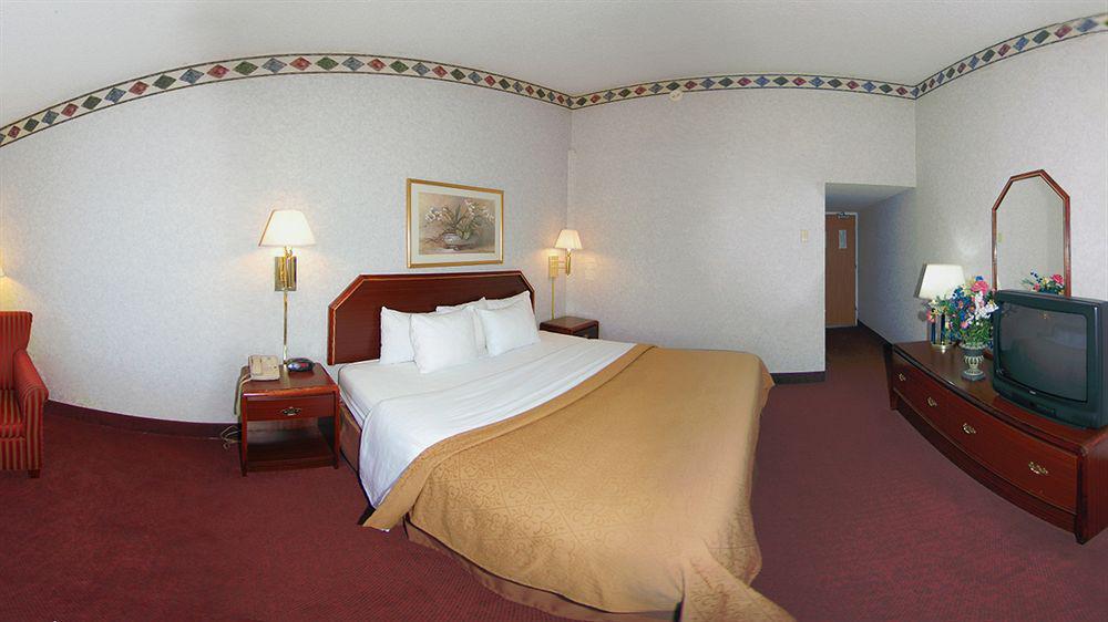College Park Red Roof Plus+ & Suites Atlanta Airport South מראה חיצוני תמונה
